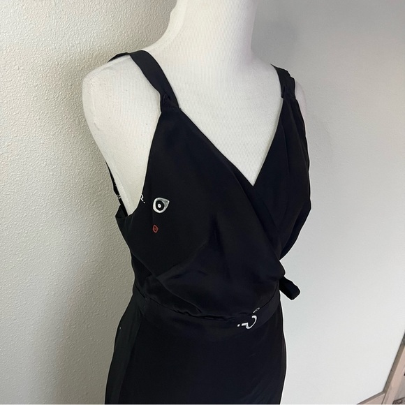 New VEDA Black Silk Adjustable Strap Peace Dress NWT Graphic Casual Women Medium - Picture 2 of 14